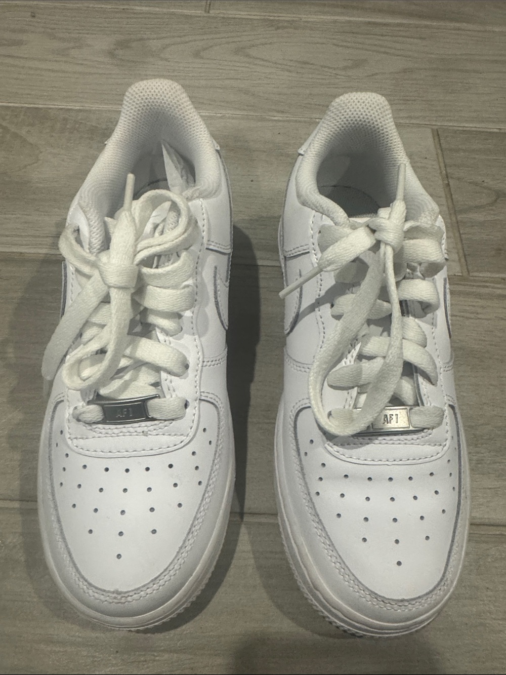 Nike Kids White Athletic Sneakers - Classic Low-Top Style